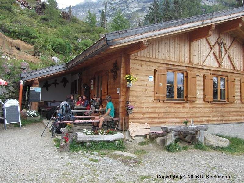 Dann erreichen wir zur Kaffee-Zeit die Gallruttalm, letzte Mglichkeit zur Strkung