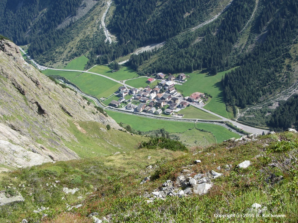 Ein Blick auf den Talort Plangeross