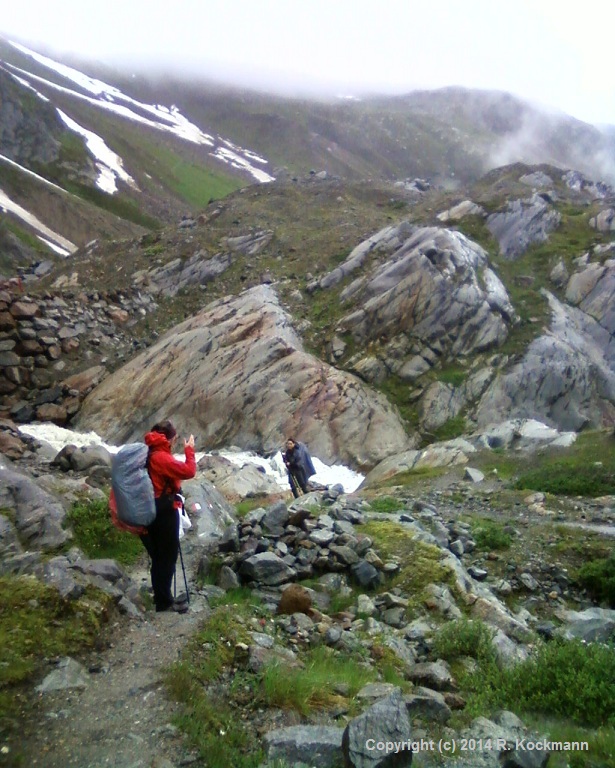 Felsige Landschaft mit Schnee