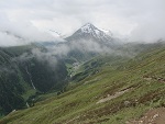 Der Ski-Ort Vent im Tal zu sehen