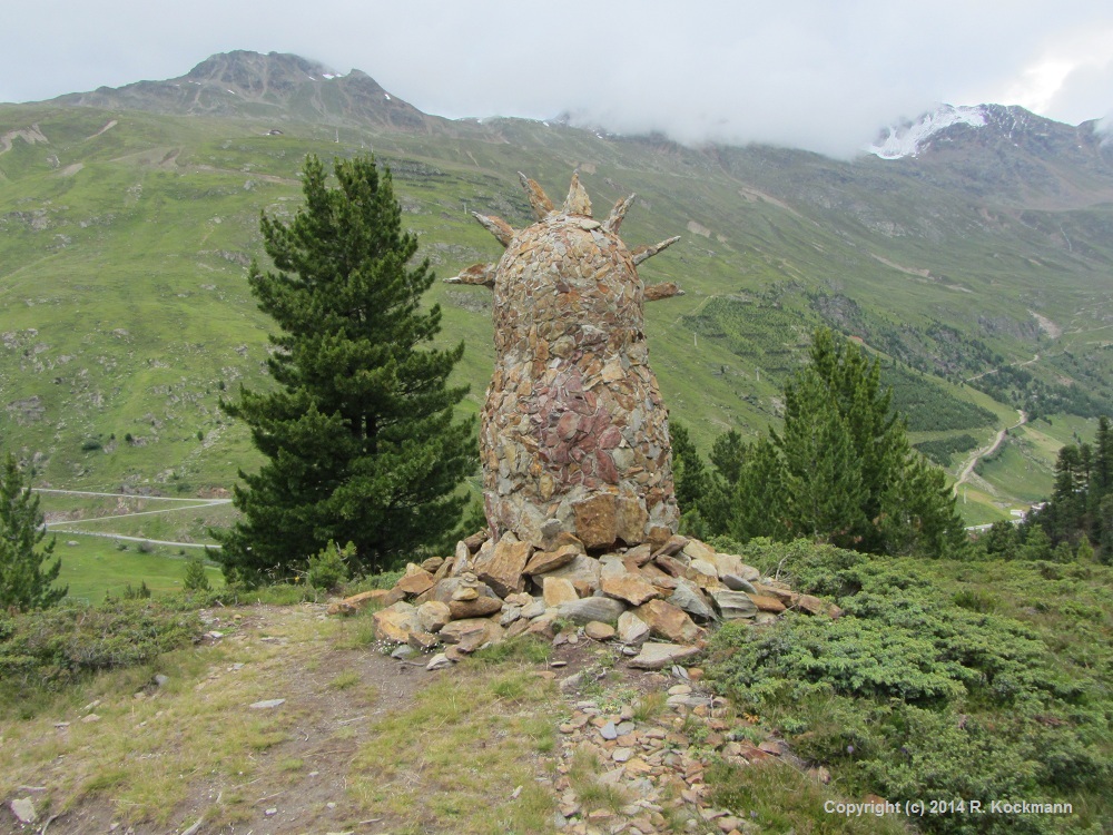 Eine markante Steinfigur oberhalb von Vent