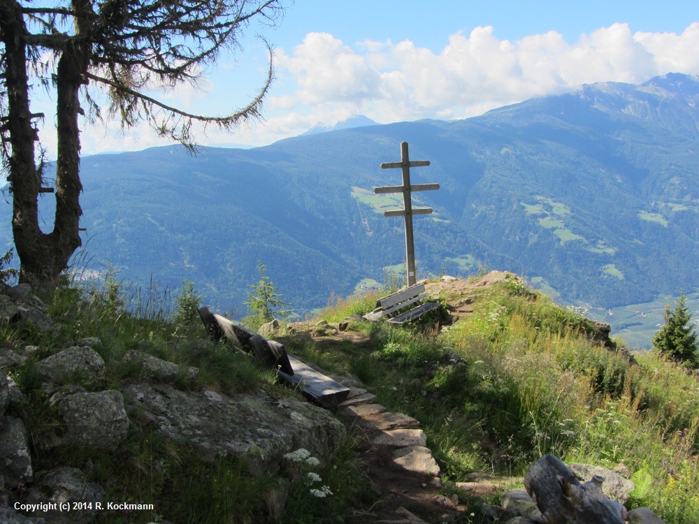 Ein schner Rastplatz  mit Blick ins Etschtal