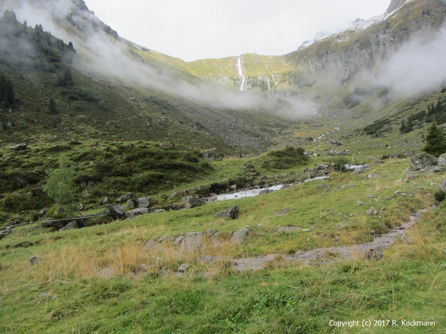 Im Hochtal machen wir eine Pause