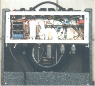 6W-Rhrenverstrker, Rckansicht ohne Verstrker-Abdeckung