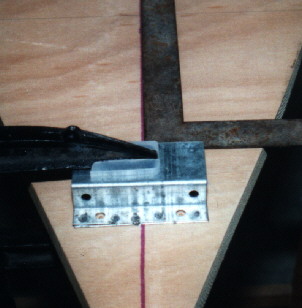 Position des hinteren Achshalters: 20 cm vom Heck